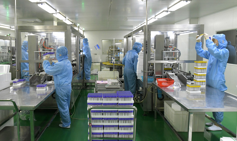复合调料包定量分装更便捷 包装机械投用或成靓丽风景线